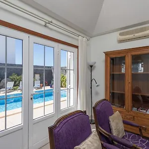 https://villa-alki-tias.puertodelcarmen-hotels.org